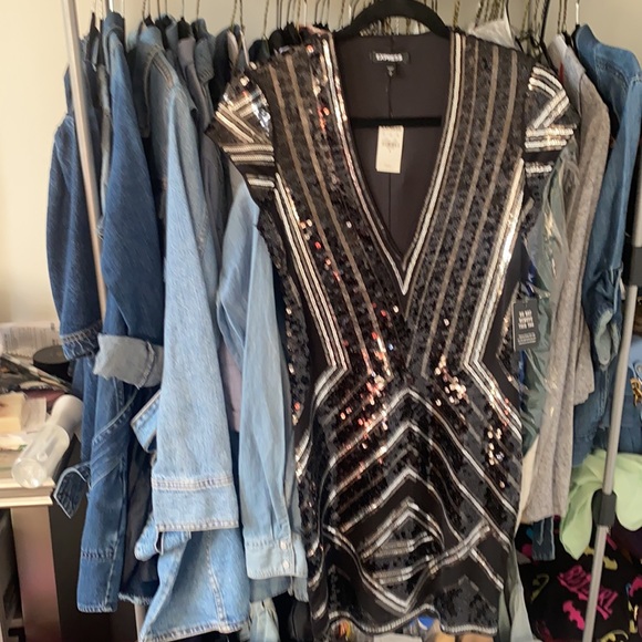 Cute sequins dress - Picture 3 of 3